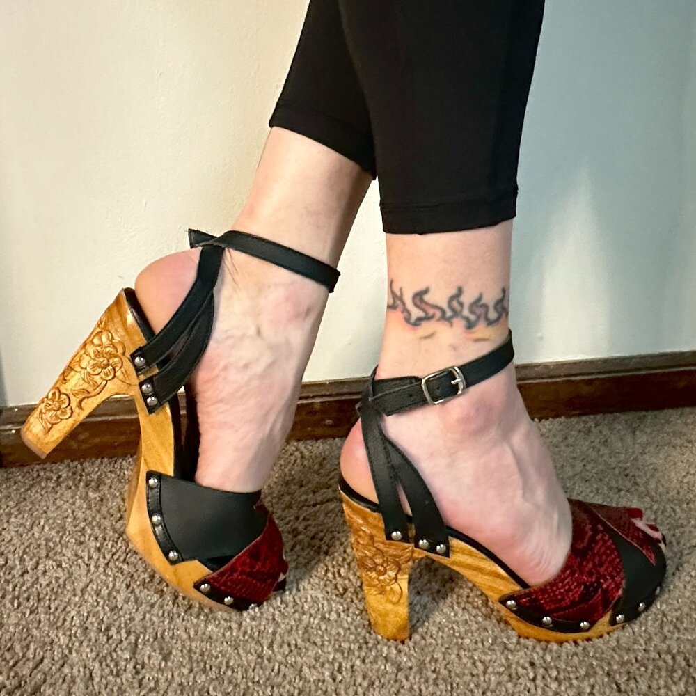 Lucky Lou Cherry Blossom Hand Carved Wood Heels Size 9 Rockabilly Pin Up Sandals
